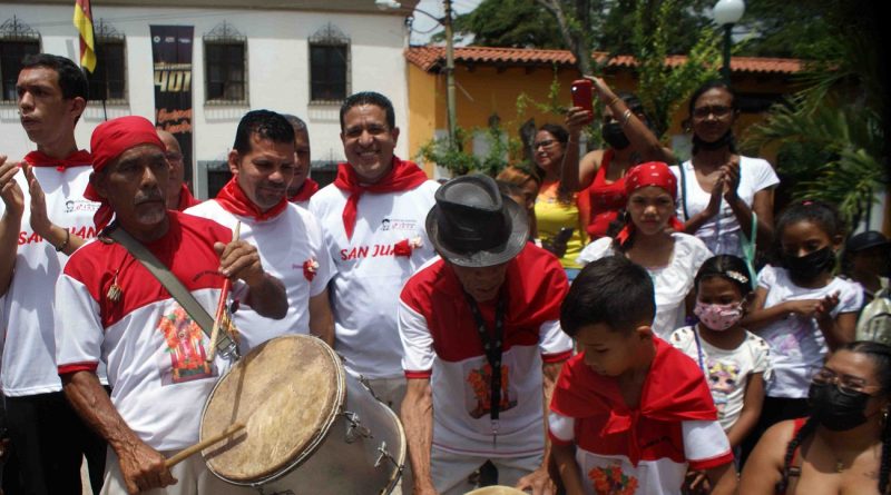 Repicaron tambores en la catedral de Guarenas en honor a San Juan