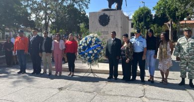 La Unes celebra 15 aniversario con honores al padre de la patria en Guarenas