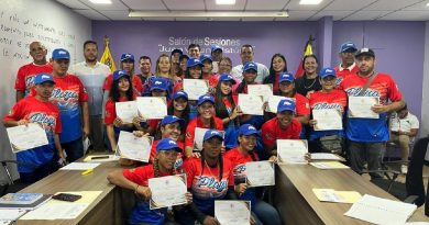 Reconocieron a selección de béisbol femenino de Guarenas por bronce en zonal 2024